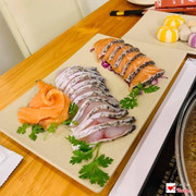 Cá hồi và Cá ngừ tươi ngon