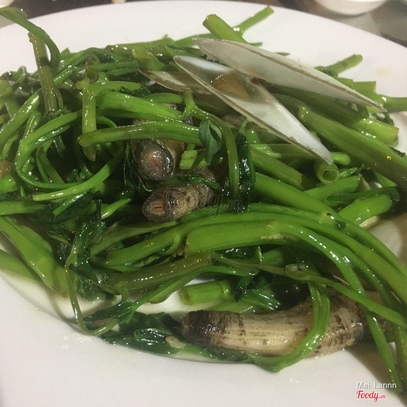 Tu hài xào rau muống 0.3kg/ 144k