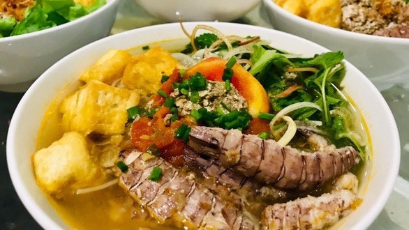 Thuỳ Linh - Cơm & Bún - Phù Liễn