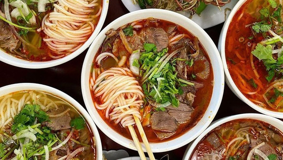 T & T - Bún Bò & Trà Sữa - Cách Mạng Tháng 8