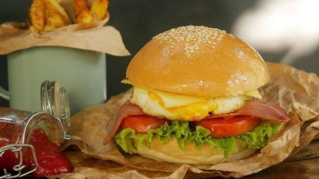 Burger Việt - Bánh Mì, Mỳ Ý & Gà Rán - Hai Bà Trưng