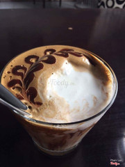 Bắc Việt Hồ Sen không gian rộng, view ổn. Vẫn luôn nghiền mất cà phê sữa dừa của quán 👍👍👍