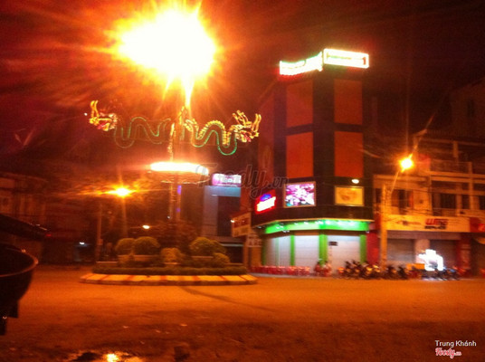 Ngay vòng xoay đầu chợ trà vinh