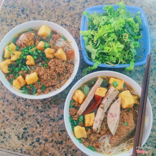 Bún riêu ốc trứng lộn ngon nhất Hà Nội