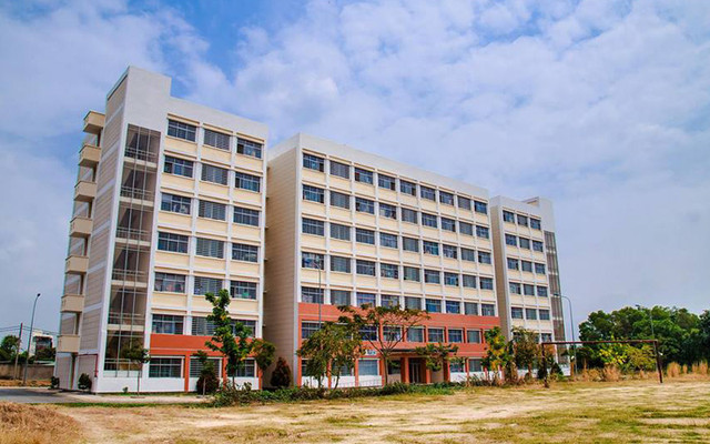Trường Đại Học Giao Thông Vận Tải TPHCM 2