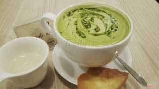 Hot green tea