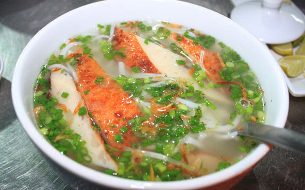 Bánh Canh Chả Cá - Hoàng Hoa Thám