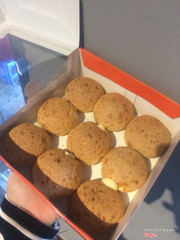 Bánh ngon nhân đầy, hộp rất đẹp, mình mua vào đợt km nên còn có 3 mấy nghìn thôi. Ncl rất ưng ý và sẽ ủng hộ quán nhiều nữa