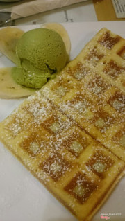 Waffle + kem matcha