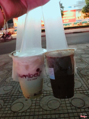 Phải nói là quá tệ, mắc hơn rất nhiều các quán ts khác mà mùi vị lại không ngon, ts pha thì rất rất là ngọt! Cảm thấy thất vọng! Sẽ không ghé quán nữa.