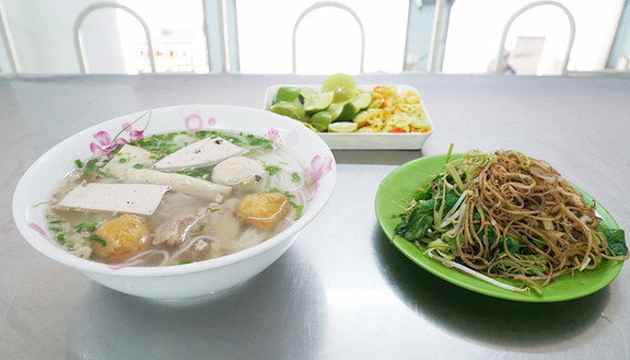 Hoa Mai - Bún Mọc & Hủ Tiếu