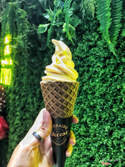 Kem cheese ốc quế 29k