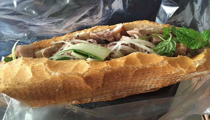 Bánh Mì Heo Quay - Nguyễn Xí