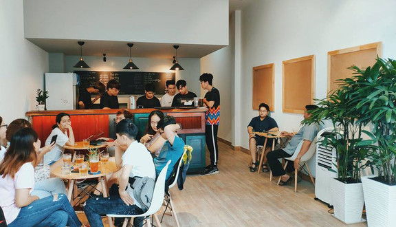 ICS Hub - The Cafe & Library