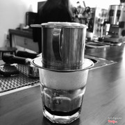 Ngoài espresso, còn có cà phê phin truyền thống