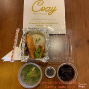 Cơ cá hồi, canh mướp đắng nhồi thịt, nước ngọt