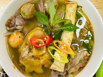 Ta Ta - Bún Bò Huế - Long Biên 1