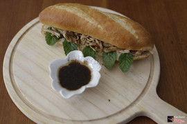 Bánh mì gà rô ty