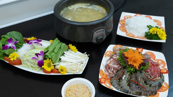 Roses Restaurant - Triệu Việt Vương