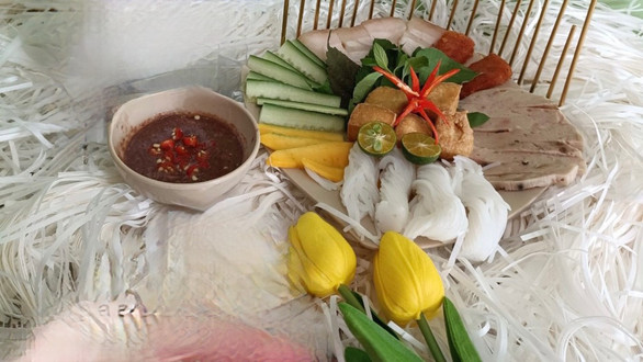 Vua Ăn Vặt - Phan Bội Châu