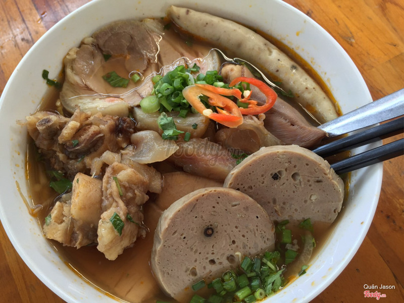 Bún bò đặc biệt