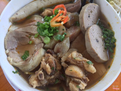 Tô đặc biệt thêm chả (3k/khoanh nha)