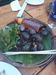 kèm chai nước chấm nhỏ