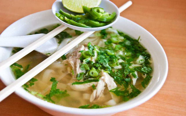 Linh Chi - Phở Gà Ta