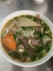 Bún bò chả cua chả huế