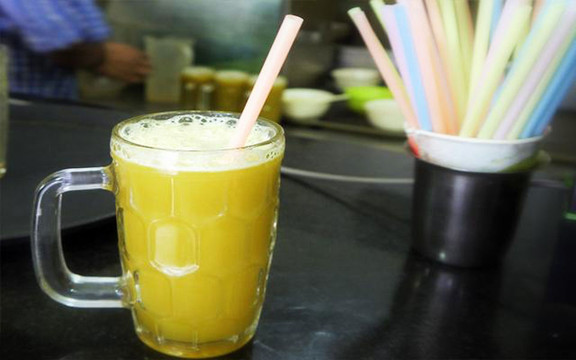 Nước Mía Nguyên Chất - Xóm Chiếu