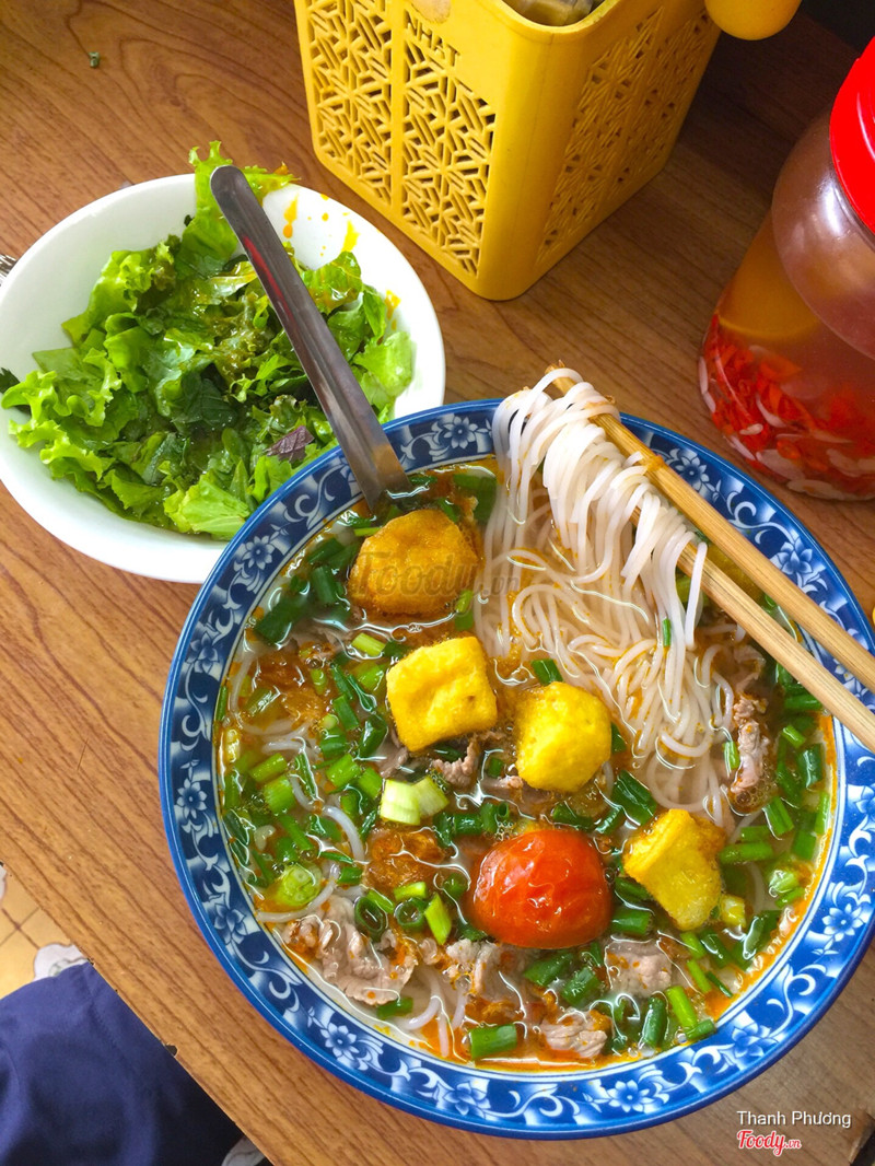 Bún riêu bò đậu