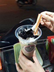 Trà sữa tươi + trân châu + thạch thảo mộc ! Ngon tuyệt đỉnh ❤ I Love Cô Ba Milk 