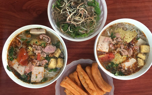 Quán Ăn Vân Anh - Cơm, Phở & Bún Riêu