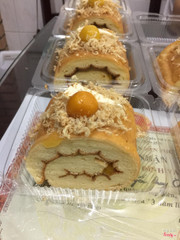 Bông lan trứng muối cuộn 25k/cái