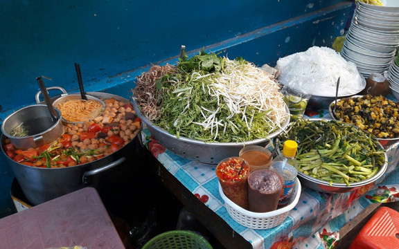 Bà Mập - Bún Riêu
