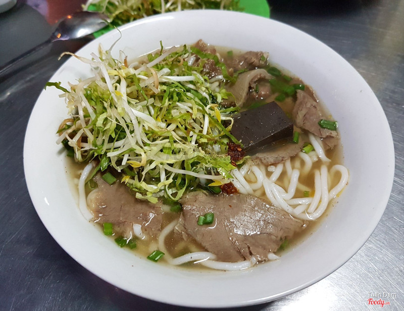 Bún bò gân