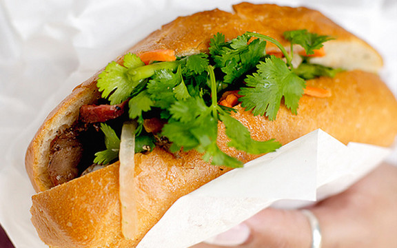 Tiệm Bánh Mì Thuận Tiến
