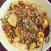 Chủ nhật hàng tuần có thêm nón cơm hến