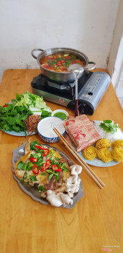 Lẩu Gà Cay Lá É 