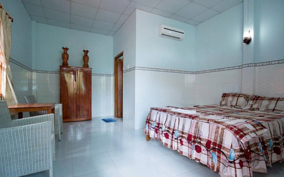 Cây Vông Nem Bãi Thơm Resort