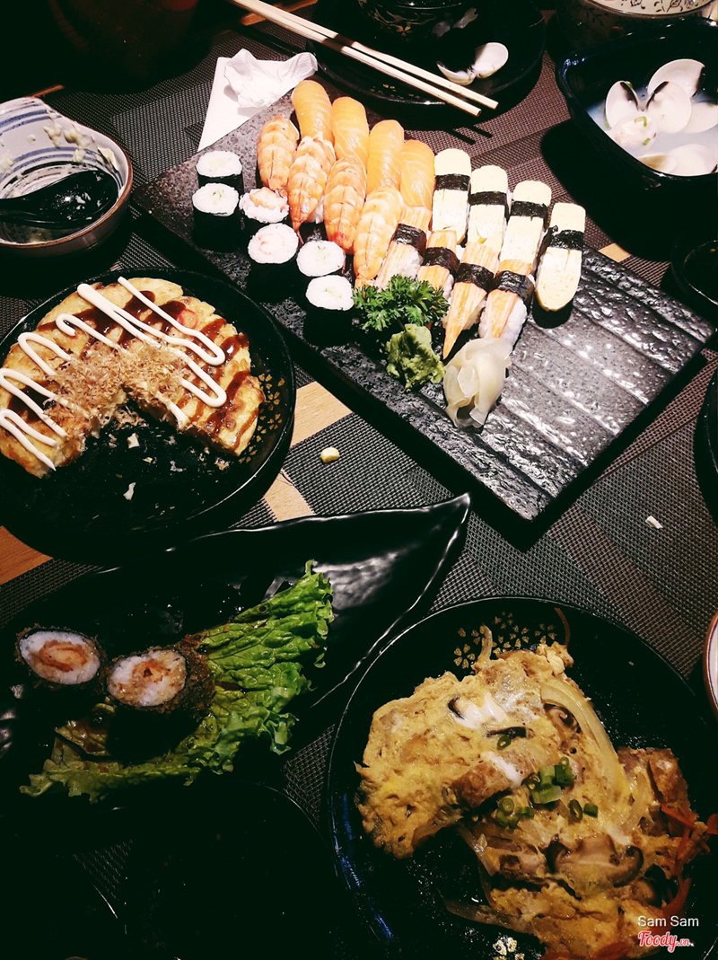 Đĩa sushi của buffet