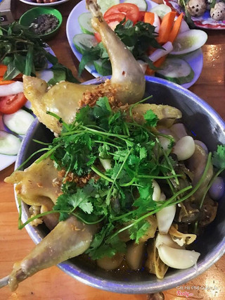 Gà che hấp muối sả