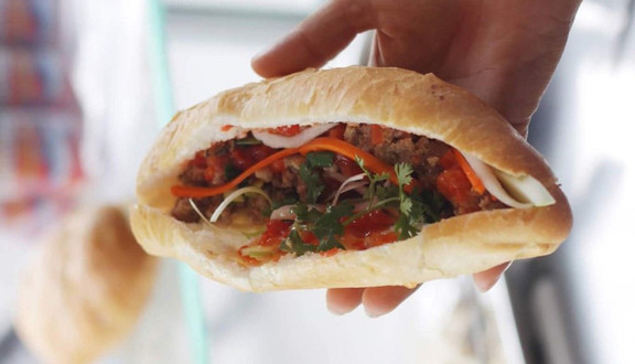 Bánh Mì Xíu Mại - Ấp Bắc