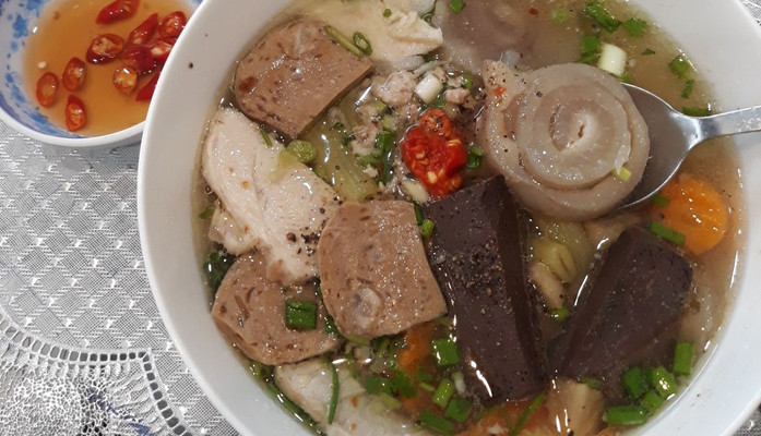 Quán Bi Bi - Hủ Tiếu, Bún Riêu & Bò Kho