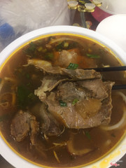 Bún bò tô bự