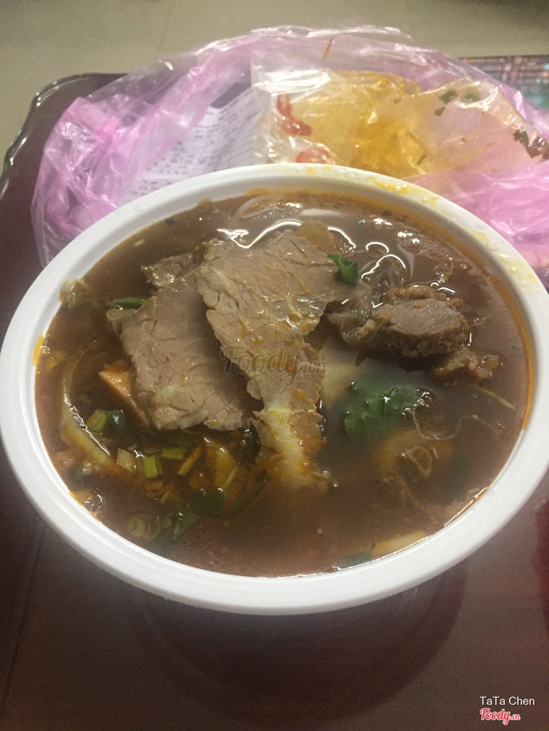 Bún bò tô bự