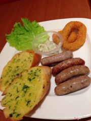 
bánh mì nướng pho mai _ xúc xích hun khói