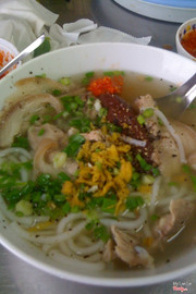 Bánh canh giò bắp