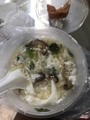 Soup cua toàn trứng với trứng.