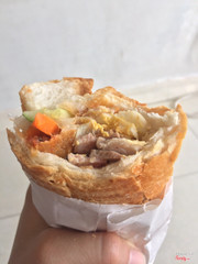 Bánh mì thập cẩm 18k